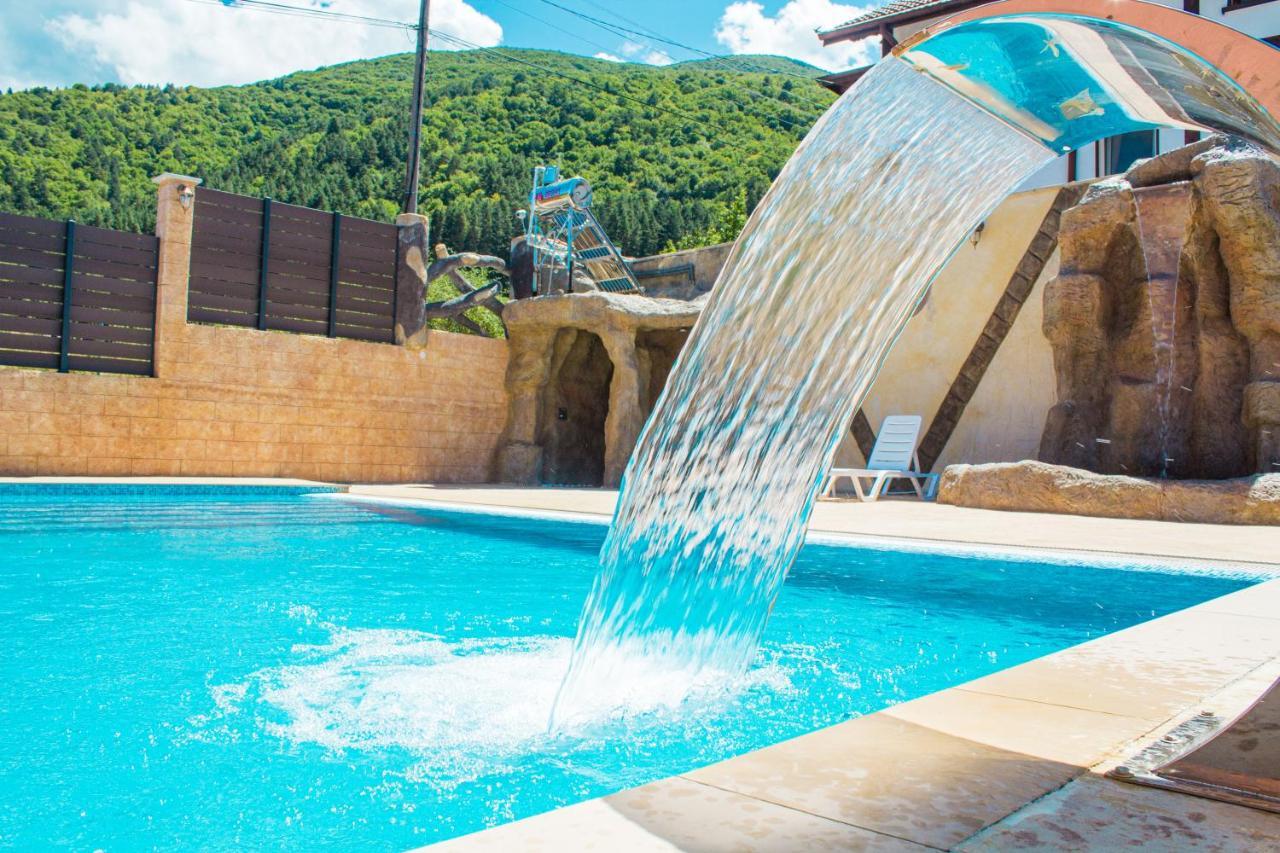 Guesthouse The Rock Sapareva Banya ภายนอก รูปภาพ
