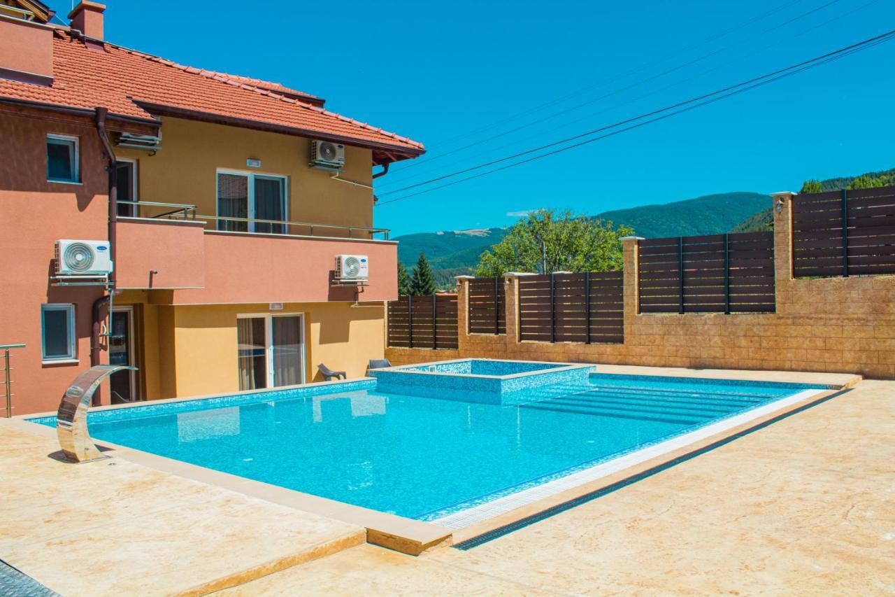 Guesthouse The Rock Sapareva Banya ภายนอก รูปภาพ