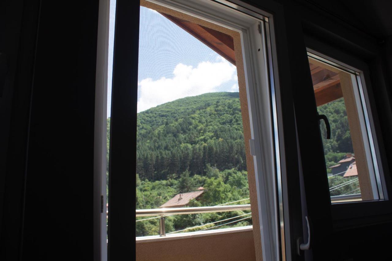 Guesthouse The Rock Sapareva Banya ภายนอก รูปภาพ