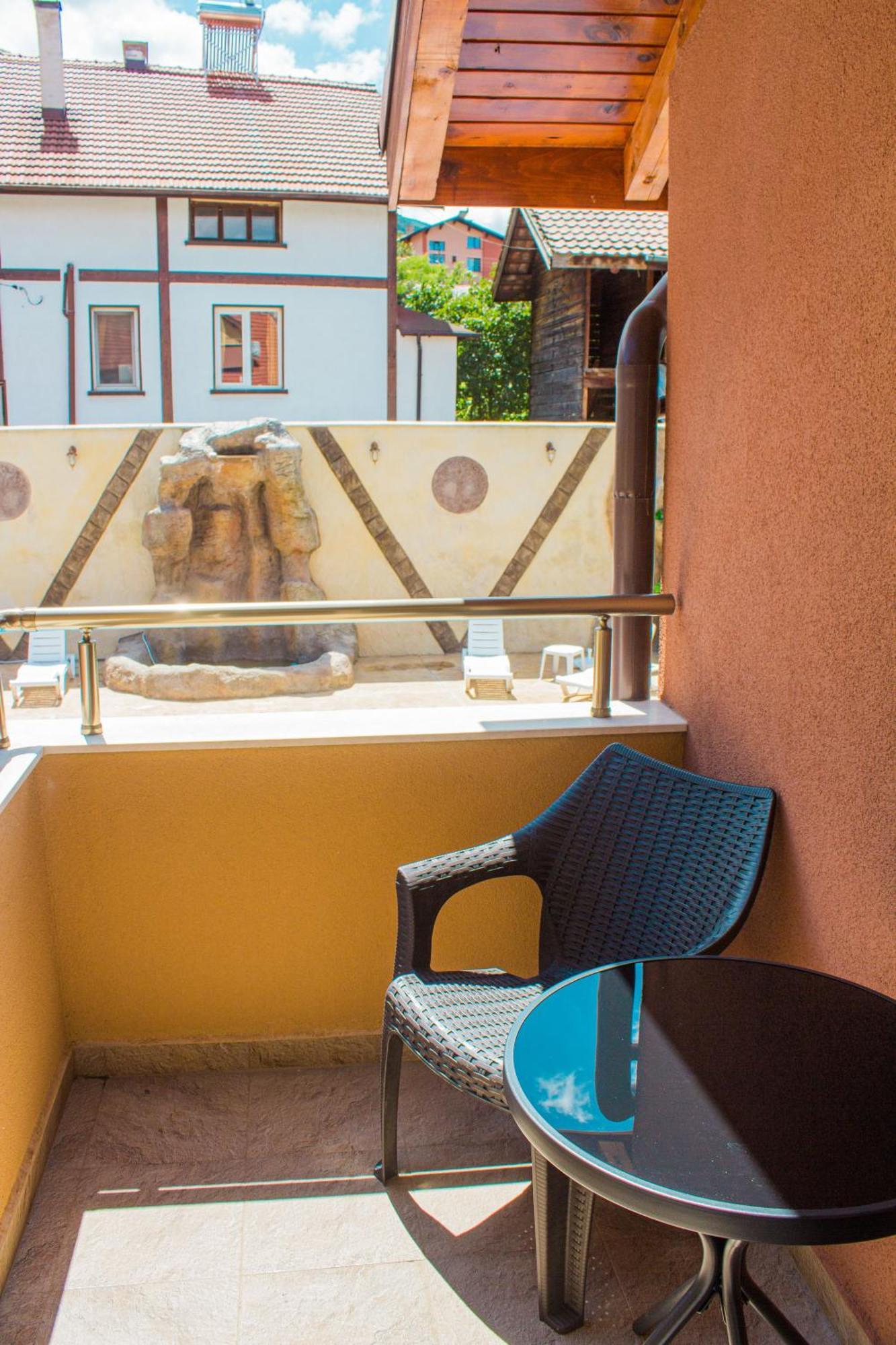 Guesthouse The Rock Sapareva Banya ภายนอก รูปภาพ